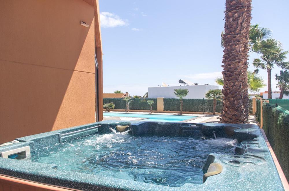 Villa La Marosca - Jacuzzi, Private Pool, 3 Bedrooms Caleta de Fuste Exterior foto